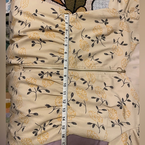 JessaKae Beige Floral Dress, size Large! - Picture 9 of 9